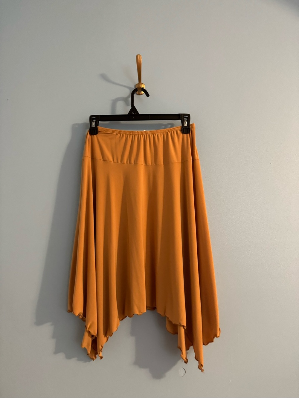 vintage y2k gold layered “can’t miss” midi skirt size M